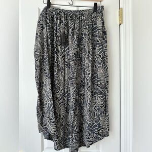 FatFace flowy skirt, size L, NWT.